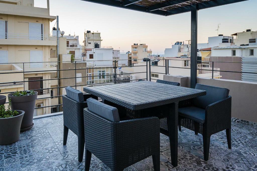 Yasemi Superb Two Floor Apartment 이라클리온 외부 사진